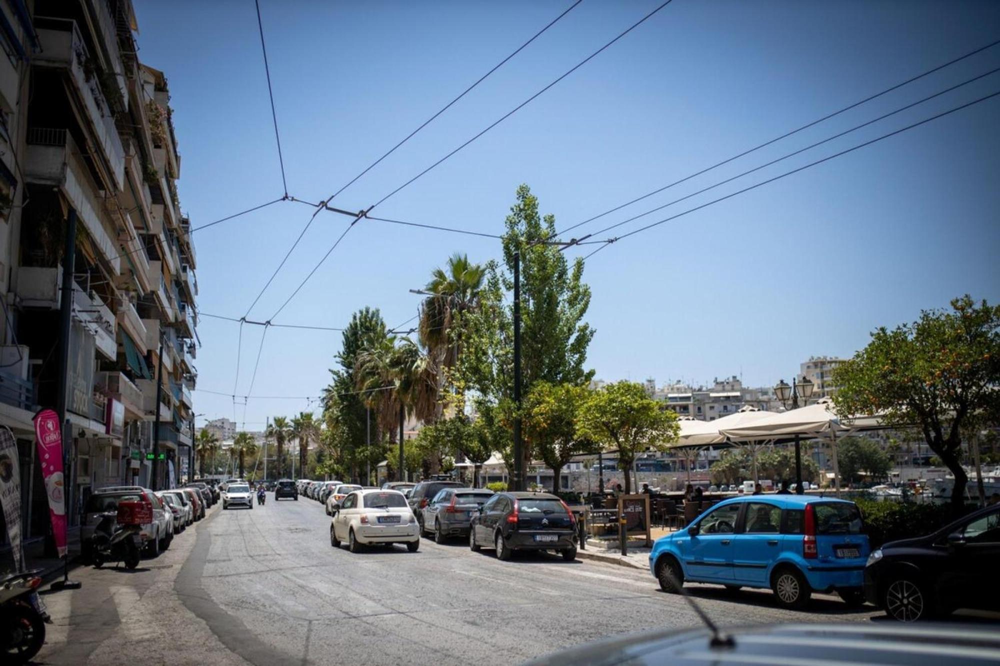 Cozy Apartment With Full View Marina Zeas Pireus Exteriör bild
