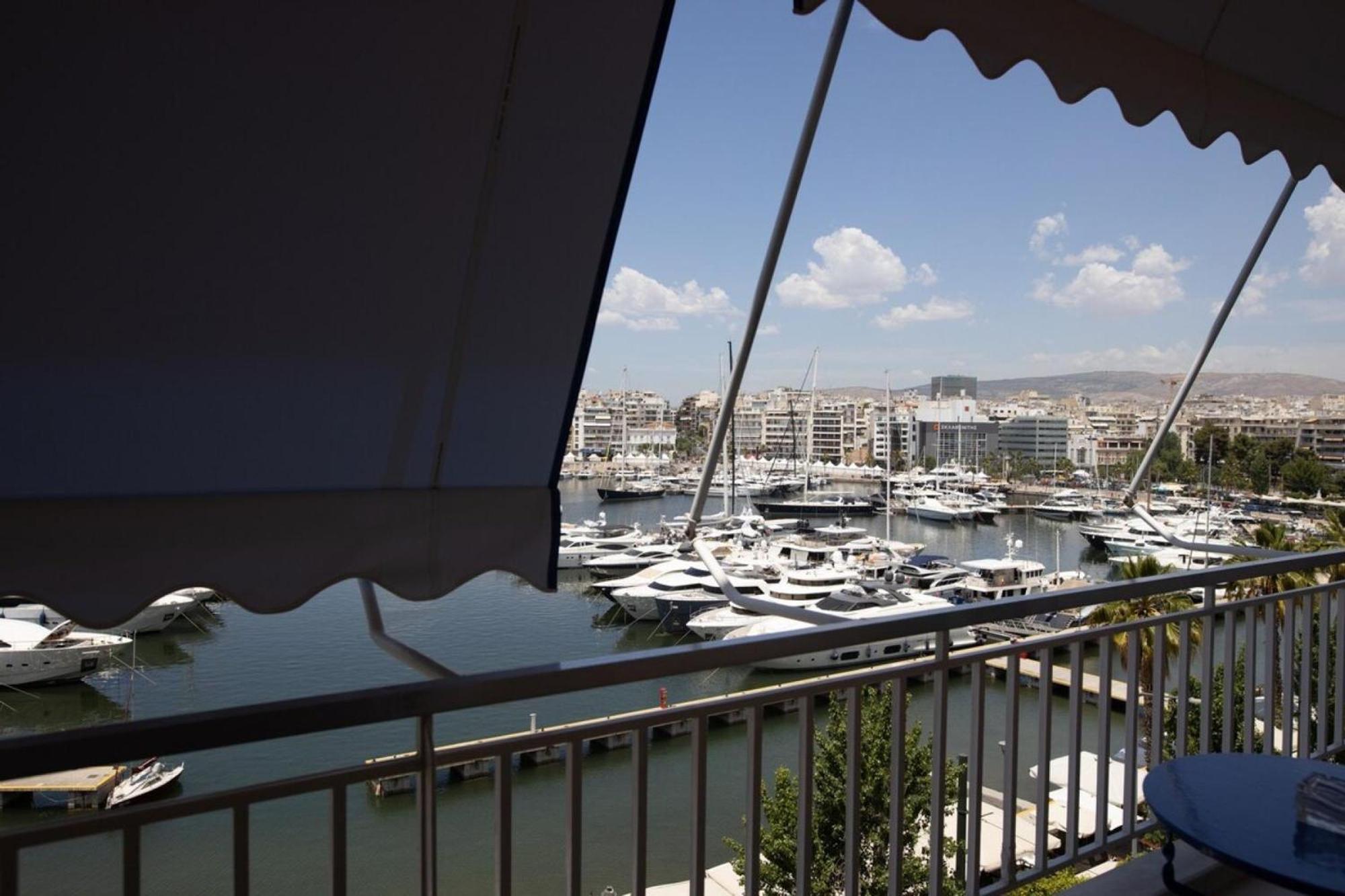Cozy Apartment With Full View Marina Zeas Pireus Exteriör bild